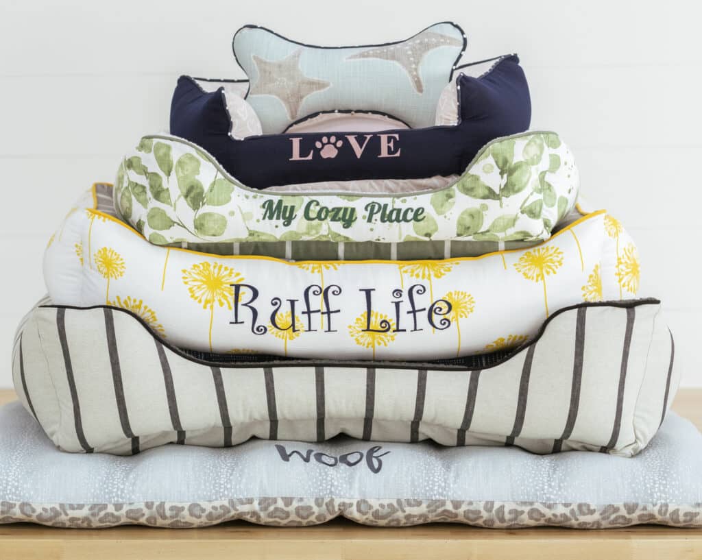 Design a custom dog or cat bed. Select your style and size