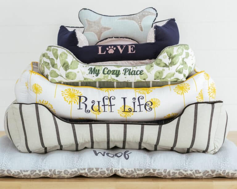 Design a custom dog or cat bed. Select your style and size