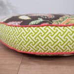 round 24" pet bed cushion for dogs and cats up close detail
